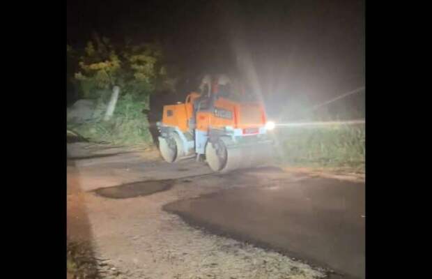 Перед приездом Зеленского под Житомиром всю ночь асфальтировали дорогу