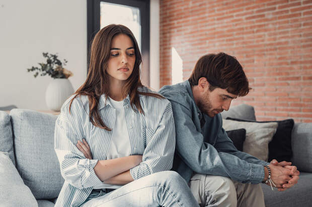 Психолог Абравитова: расставаться с партнером лучше всего в апреле или мае