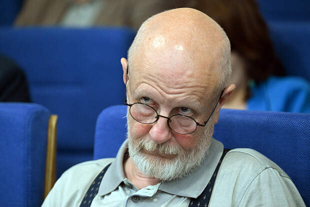 Гоблин назвал отбитым дегенератом известного российского писателя