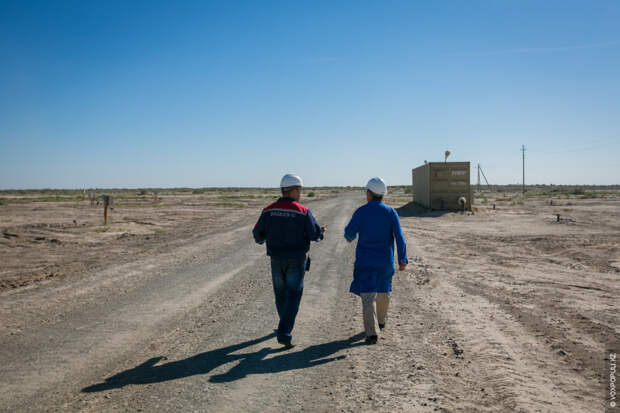 Во время экскурсии нам рассказали, что разведанных запасов урана в Казахстане более 1 700 000...