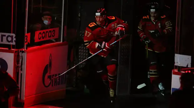 «Авангард» обыграл «Нефтехимик», Ковальчук не доиграл матч из-за повреждения