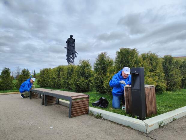 К Дню Победы энергетики приводят в порядок мемориалы и памятники в регионах
