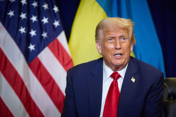 Трамп: Украина продолжает терять территории