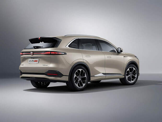 Ещё один аналог Geely Monjaro официально появится в России: совершенно новый Changan CS75 Plus проходит сертификацию, у него будет 2,0-литровый мотор и «автомат»