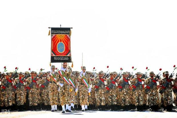Военный парад в Иране (40 фото) Военный парад в Иране (40 фото)