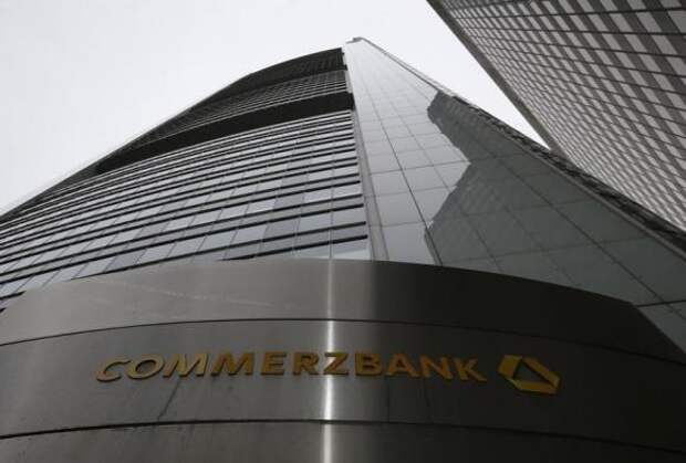 The headquarters of the Commerzbank AG is pictured before the bank's annual news conference in Frankfurt February 13, 2014. REUTERS/Ralph Orlowski