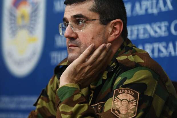 В Азербайджане экс-главу Нагорного Карабаха Арутюняна приговорили к пожизненному