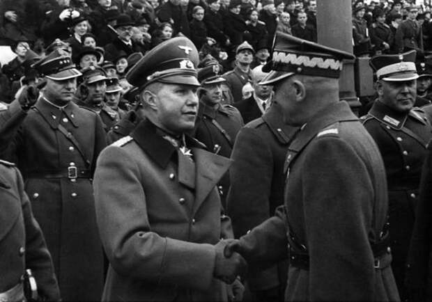 Как Польшу превращают в новый таран против России