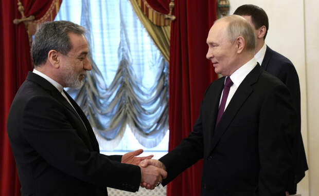 The Sun не оценило "распростёртые объятия" Путина для иранского министра