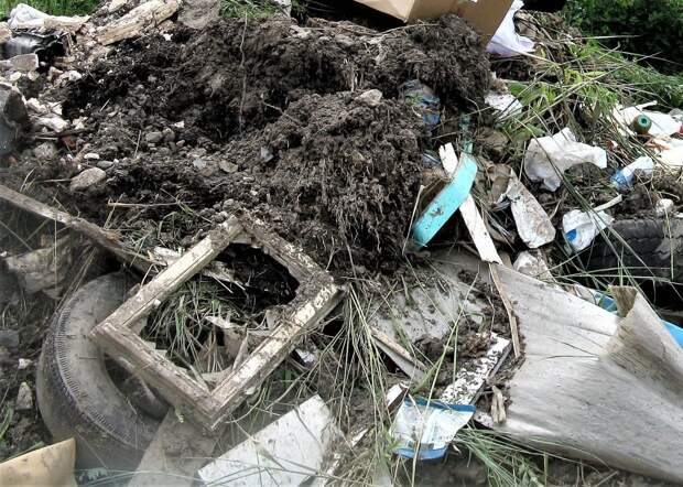 Жителям Валдая пересчитали плату за вывоз мусора, которого не было