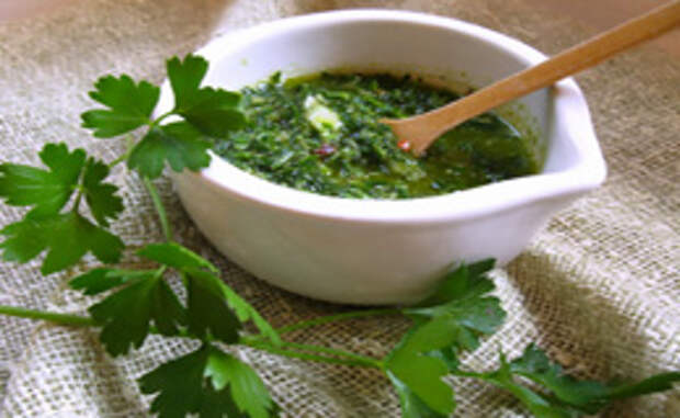 Chimichurri_Parsley-Sauce-Argentina-ForkFingersChopsticks.com