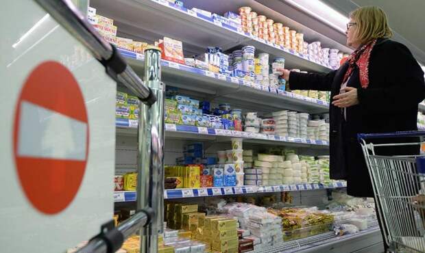 В связи с санкциями УФАС начал проверять обоснованность цен на продукты В связи с санкциями УФАС начал проверять обоснованность цен на продукты