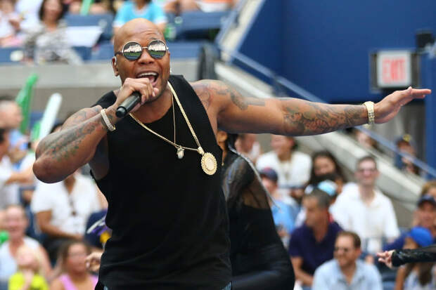 Рэпер Flo Rida притворился фотографом перед концертом в Москве