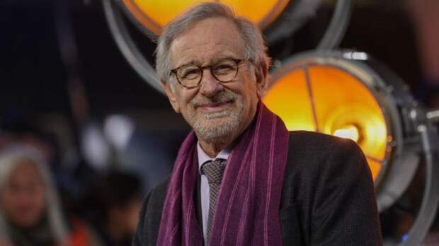 director steven spielberg at a movie premiere