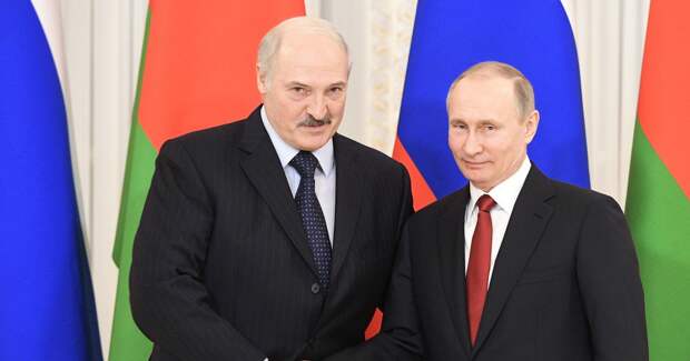 Путин позвонил Лукашенко обсудить двусторонние отношения