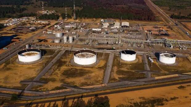 «Гниющая отрасль»: крупные нефтяники США не поддались шантажу Трампа по