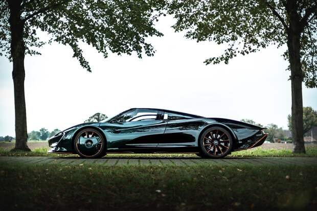 Быстрейший McLaren Speedtail продают в Германии