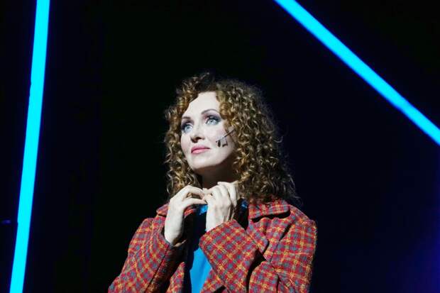 Елена Ксенофонтова трогательно оплакала свою фанатку