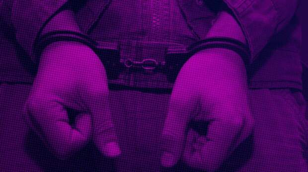 Бывший редактор URA.RU признал вину в суде по делу о передаче взятки дяде-полицейскому