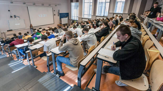 Число студентов-иностранцев в России 2025 году превысило 400 тыс. человек