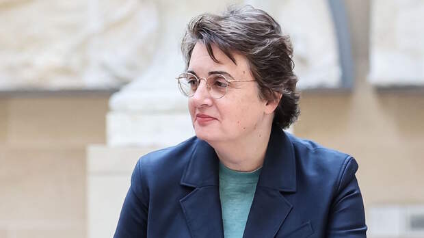 Директор Лувра объявила об отставке