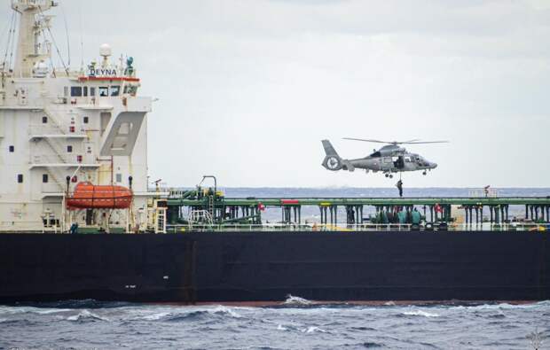 Франция задержала следовавший из России танкер Deyna