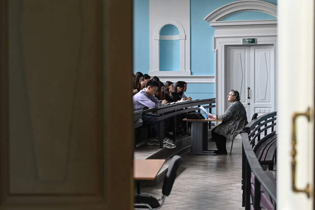 Минобрнауки: массового перехода вузов на новую систему образования не будет