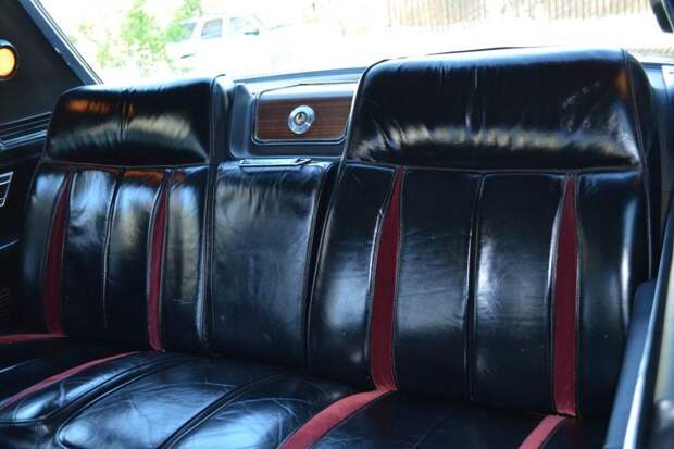 Редкий Imperial Crown Coupe 1967 года продают на аукционе (69 фото)