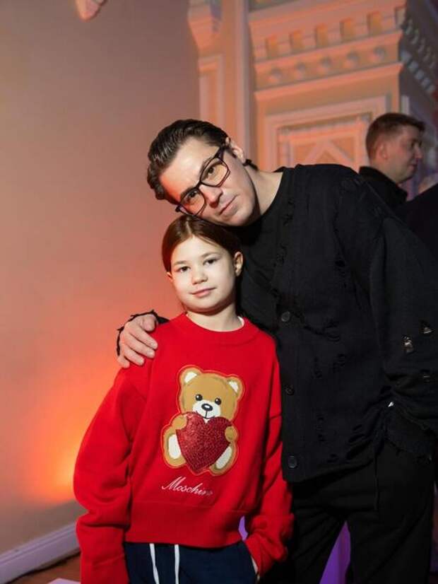 «Я стараюсь чаще ее показывать»: Гела Месхи появился с 10-летней дочерью Беллой