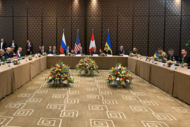 Замглавы ОП Кислица: появление представителей спецслужб упростило диалог с РФ