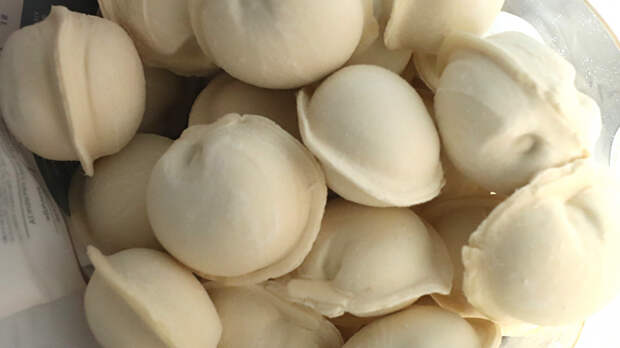 «Глубоко обеспокоены»: «ВкусВилл» про отравившихся пельменями из магазина детей