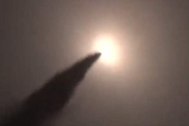 Иран атаковал американскую авианосную группу «Авраам Линкольн»