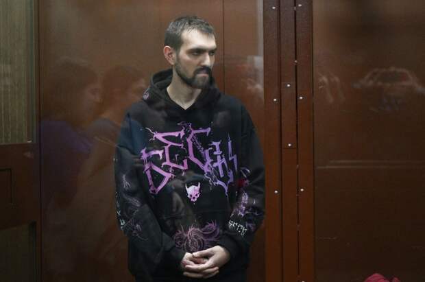 Суд в Москве приговорил комика Останина к 5 годам и 9 месяцам колонии