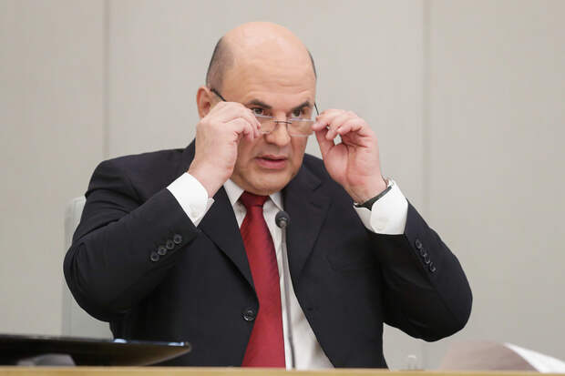 Мишустин сообщил о высоком риске ввоза новых штаммов COVID-19 в Россию