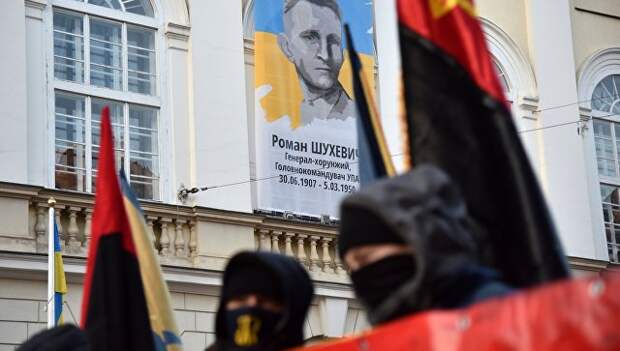Участники факельного шествия активистов праворадикальных организаций во Львове. Архивное фото Участники факельного шествия активистов праворадикальных организаций во Львове. Архивное фото