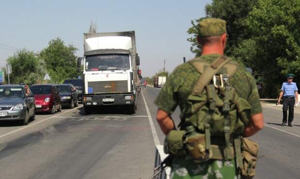 УФСБ: семнадцать украинских военных перешли границу с Россией УФСБ: семнадцать украинских военных перешли границу с Россией