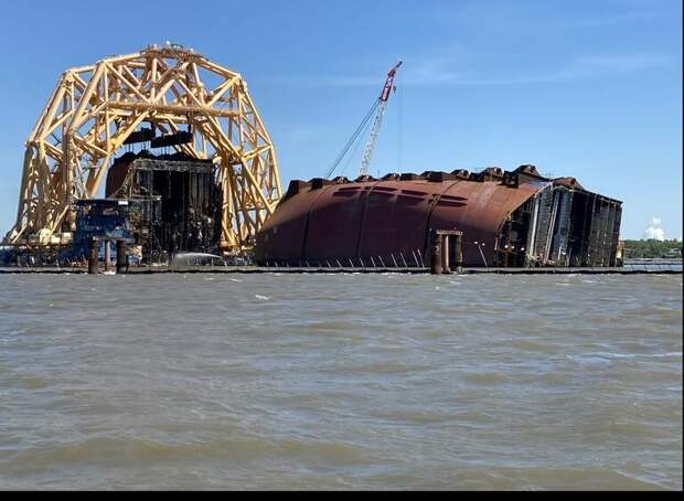 Грузовой Корабль "Golden Ray" спустя полтора года.