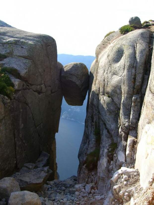 10 балансирующих камней мира (21 фото)