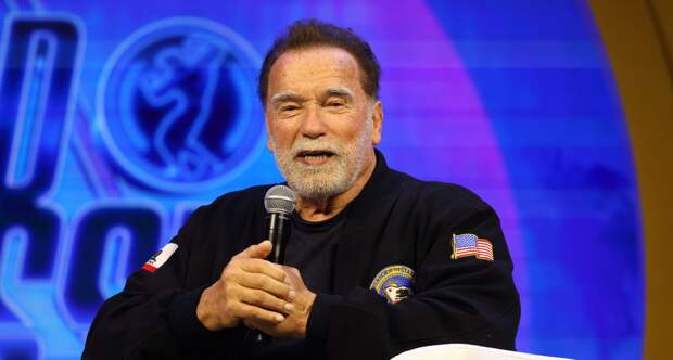 В сети восхитились формой 78-летнего Арнольда Шварценеггера на видео из спортзала