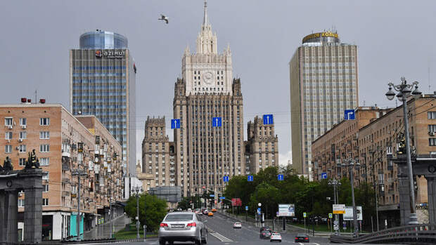 Посол РФ Булатов: Запад возводит новый железный занавес с Россией
