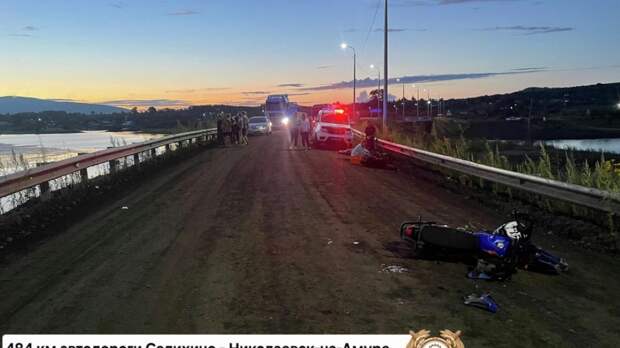 Юноша и два подростка попали в больницу после ДТП с двумя мотоциклами в Хабаровском крае