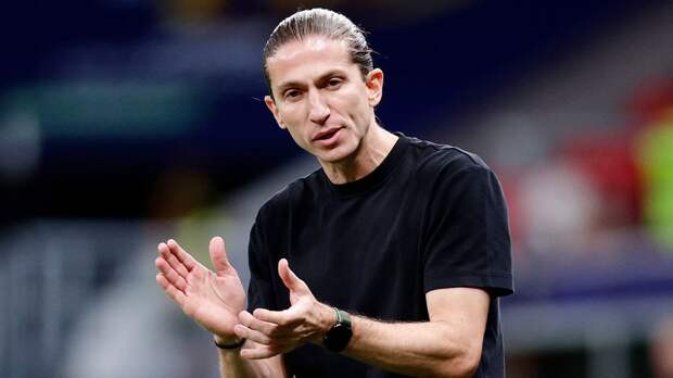 «Фламенго», уступивший «ПСЖ» в финале Межконтинентального кубка, продлил контракт с тренером Филипе Луисом