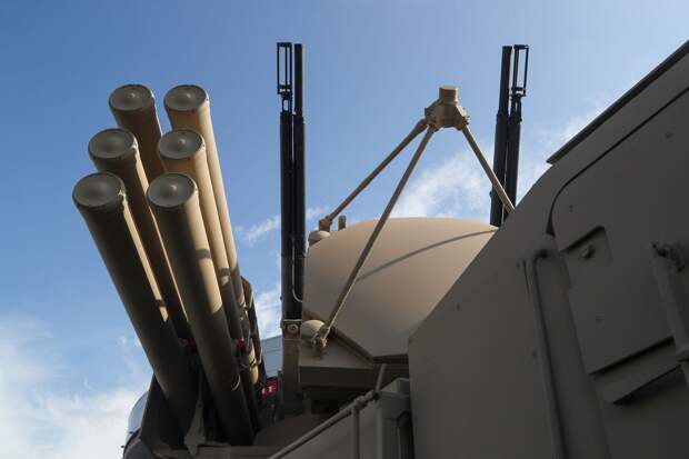 ВС РФ за сутки уничтожили 303 дрона и 10 авиабомб в зоне СВО