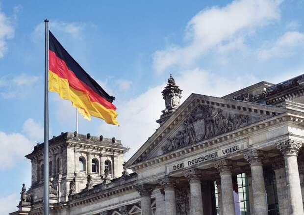 Прокуратура Берлина прекратила расследование против главы ВВС Германии Герхартца