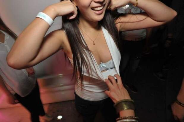 Чем отличаются девушки Северной и Южной Кореи (19 фото)