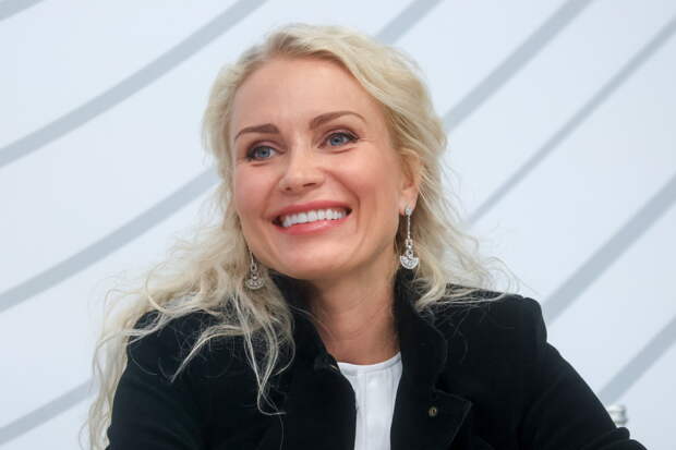 Бывшая жена Гордона высмеяла его женитьбу на 23-летней художнице