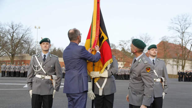 «Суверенитет»: Германия внедряет полковника армии США в свои командные структуры