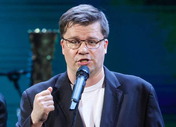 «Самый драматичный актер»: Харламов обратился к Бурунову в честь 49-летия