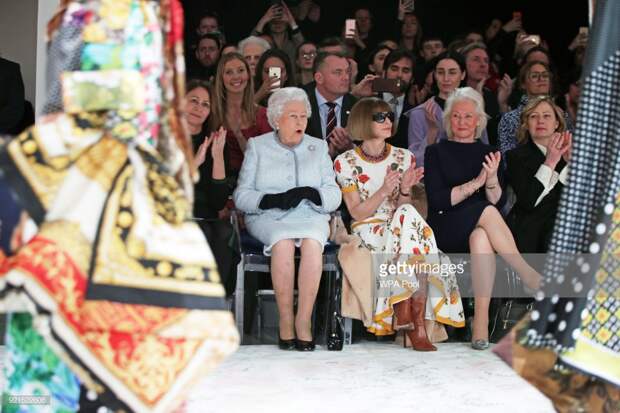The Queen Presents The Inaugural Queen Elizabeth II Award For British Design At London Fashion Week : News Photo
