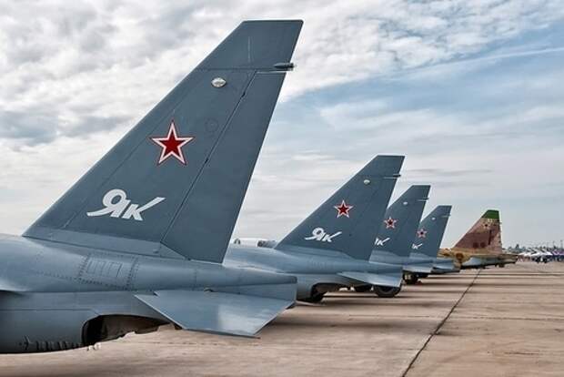 Беларусь закупает новые самолеты Як-130 Беларусь закупает новые самолеты Як-130